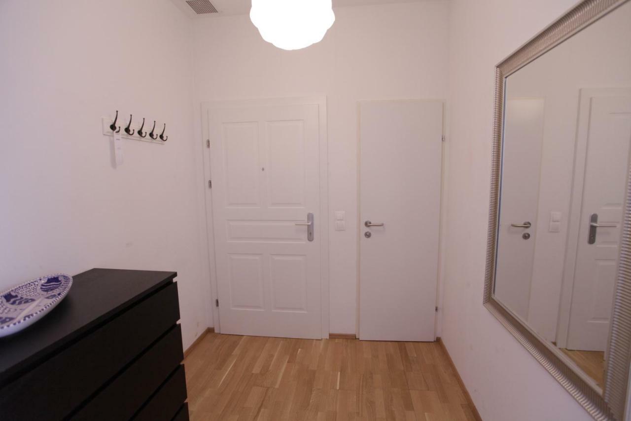 Casa Nostra - Ruhige Stadtwohnung Mit Balkon Bécs Kültér fotó