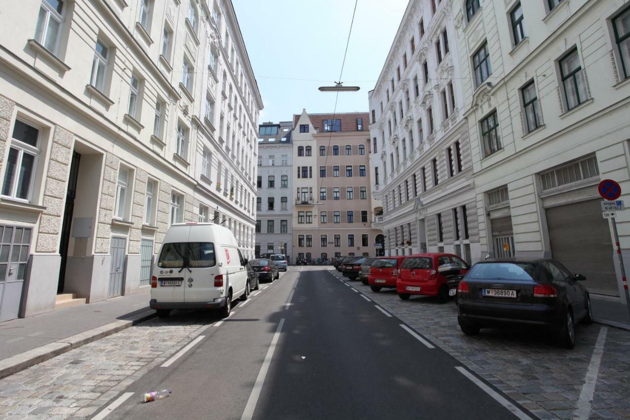 Casa Nostra - Ruhige Stadtwohnung Mit Balkon Bécs Kültér fotó